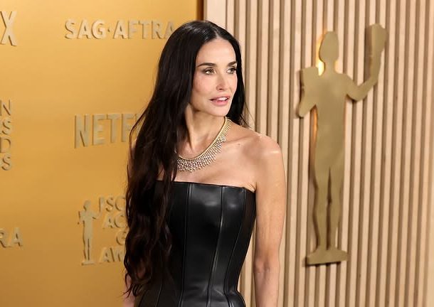 SAG Demi Moore (Foto: Divulgação/Bottega Veneta)