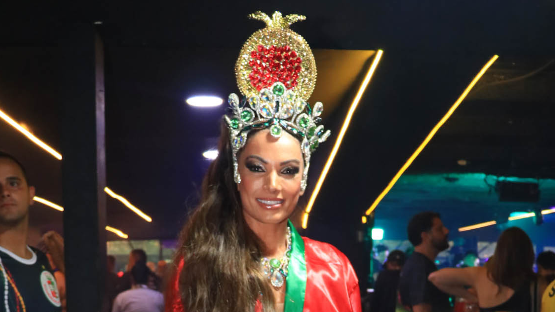 Patricia Poeta com maquiagem de Carnaval (Foto: Brazil News)