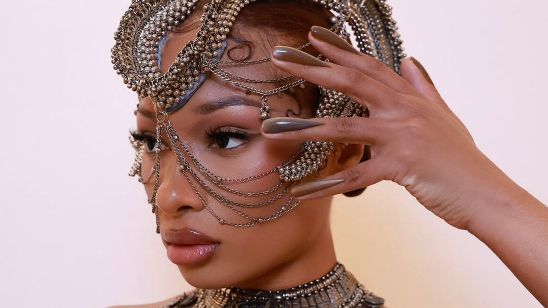 Unhas invertidas (Foto: @theestallion/Instagram/Reprodução)