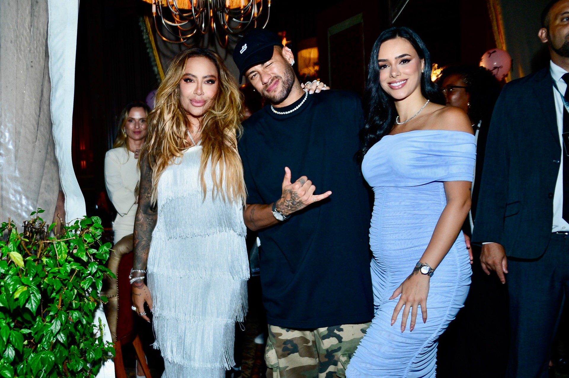 Rafaella, Bruna e Neymar  (Foto: Eduardo Martins/Brazil News)