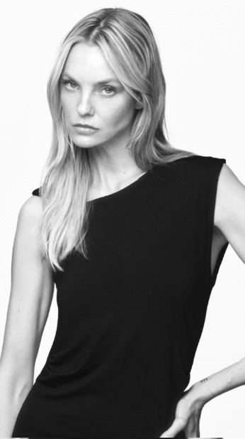Carol Trentini (Foto: Steven Meisel /Reprodução/@caroltrentini/Instagram)