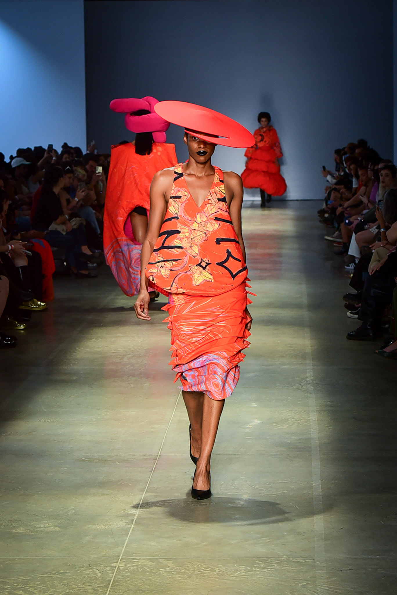 Desfile do projeto Cria Costura (Foto: Andy Santana/Brazil News)