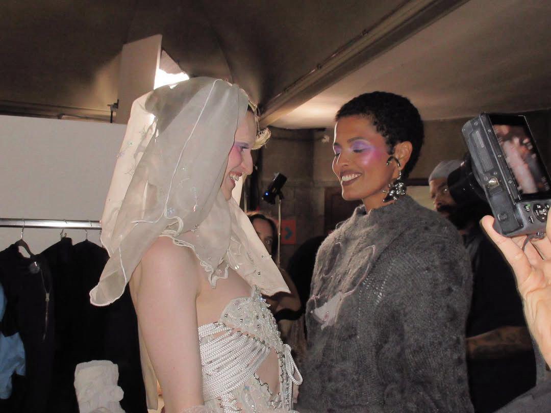 Lana Santucci no desfile da marca Maldito, em Paris (Foto: JOY Management/Divulgação)