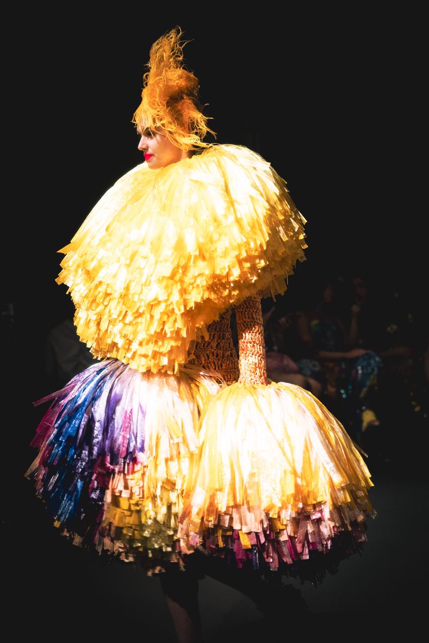 Look de Gustavo Silvestre no desfile da Germanier (Foto: Isa Viriato/Divulgação)