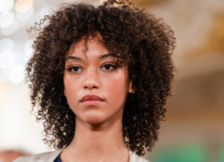 Ar retrô e pele leve: beauty artist revela trends da Alta-Costura de Paris Beleza na Semana de Alta-Costura de Paris (Foto: @joystrotz)