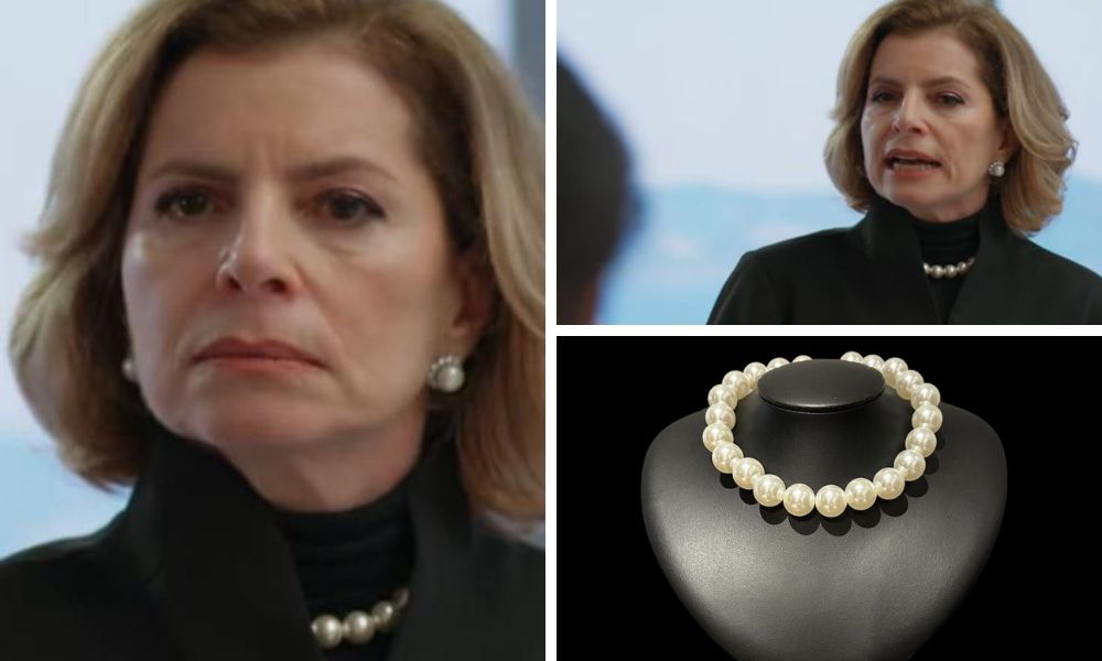 Odete Roitman (Debora Bloch) e o colar de pérolas da Forma Alta Bijuteria (Foto: Reprodução/TV Globo/Divulgação)