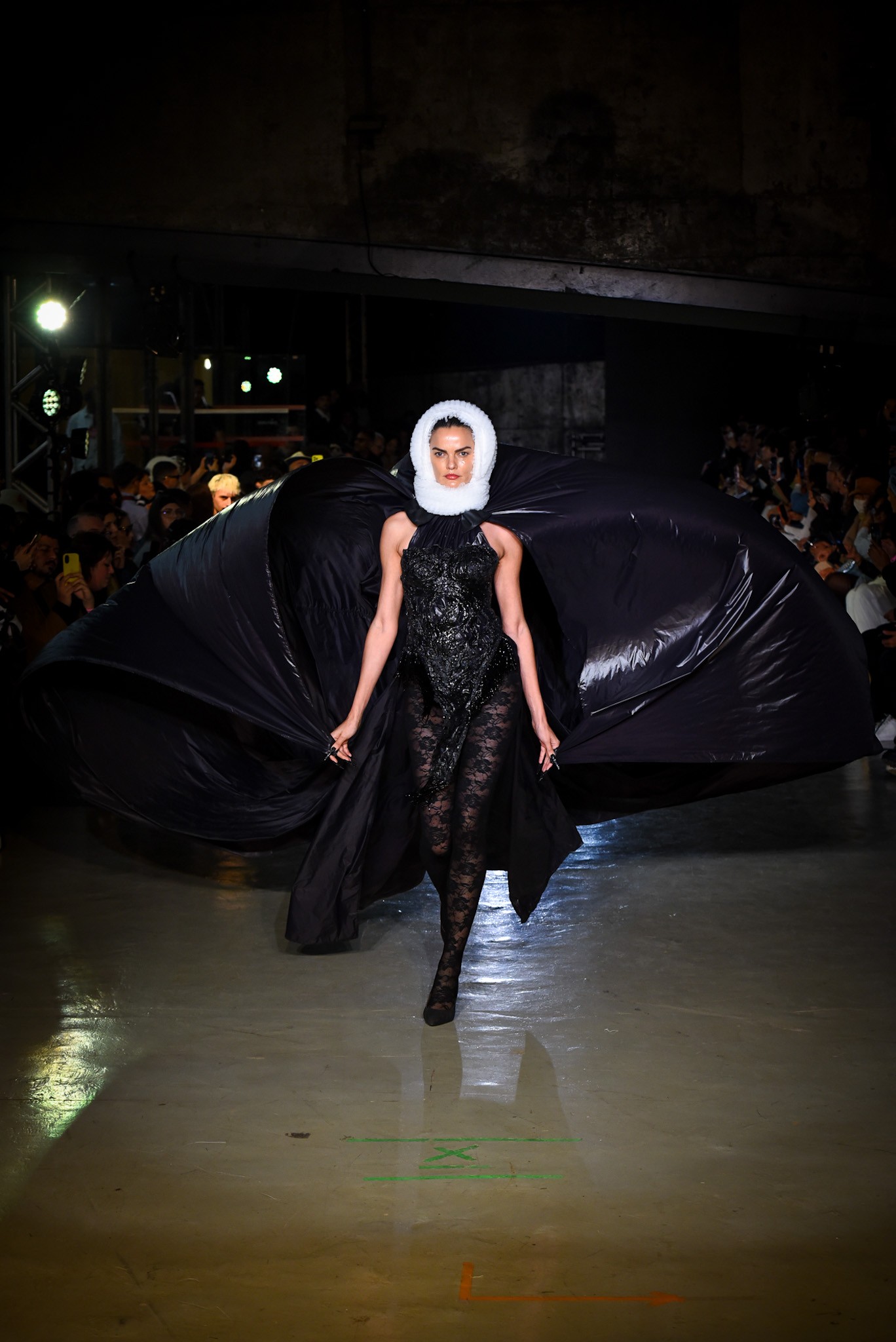 Barbara Fialho no desfile de Rober Dognani (Foto: Andy Santana/Brazil News)