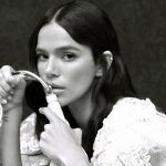 Bruna Marquezine posa de body boho chic, salto e bolsa: R$ 16,5 mil Bruna Marquezine para a Schultz (Foto: @lufreee/Reprodução/Instagram)
