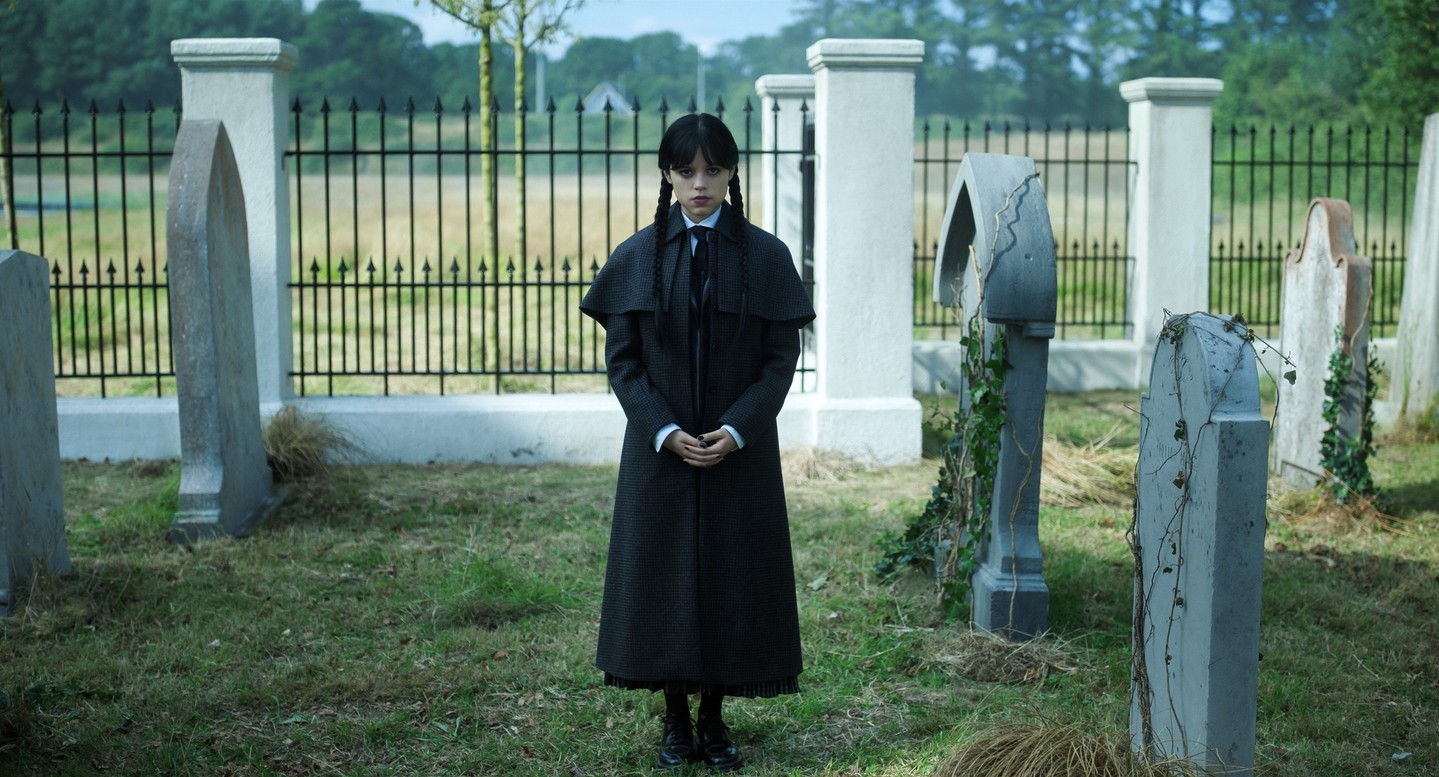 Jenna Ortega como Wadinha (Foto: Netflix/Reprodução/Instagram)