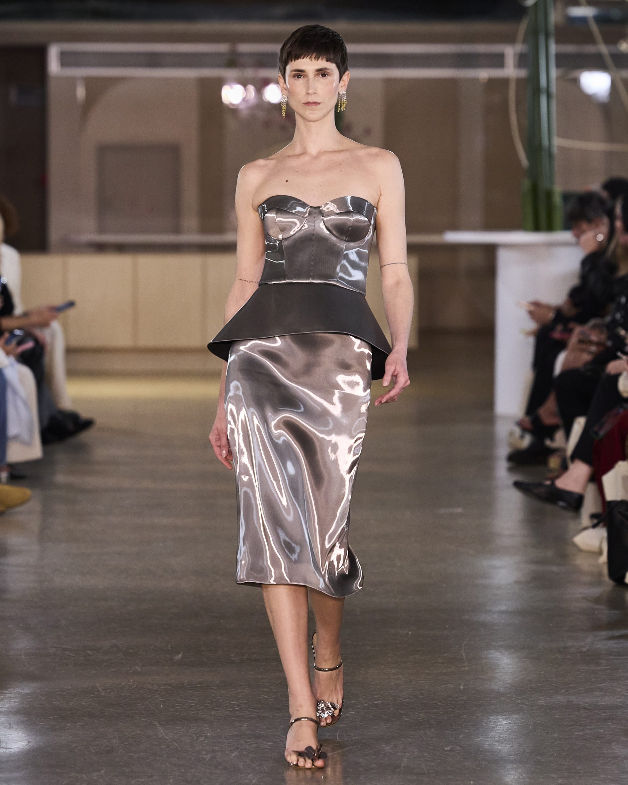Daiane Conterato no desfile Fabiana Milazzo (Foto: Zé Takahashi/Divulgação)