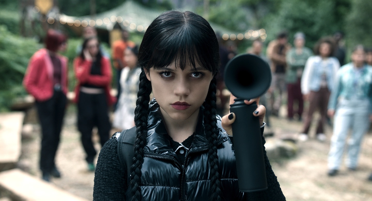 Jenna Ortega como Wadinha (Foto: Netflix/Reprodução/Instagram)