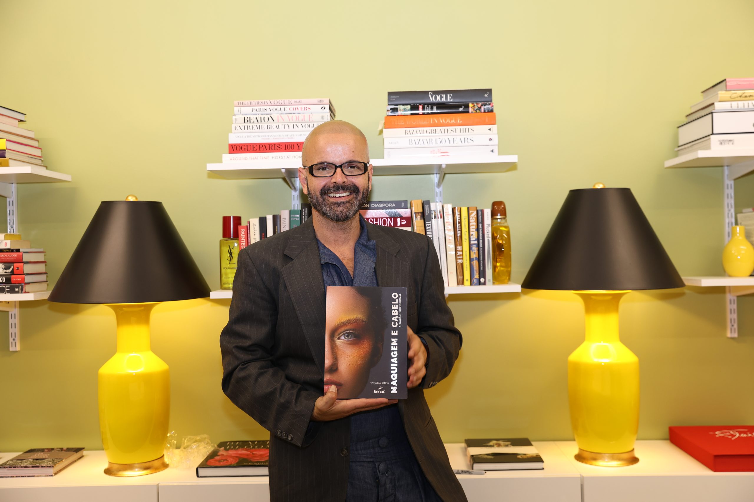 Marcello Costa em lançamento de seu livro em Nova York (Foto: Divulgação)