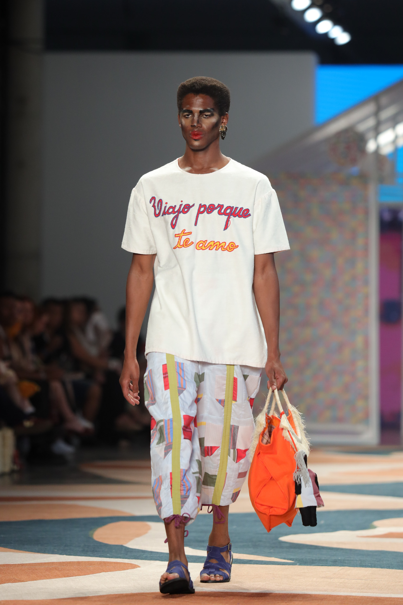 Desfile da FOZ (Foto: Lucas Ramos/Brazil News)