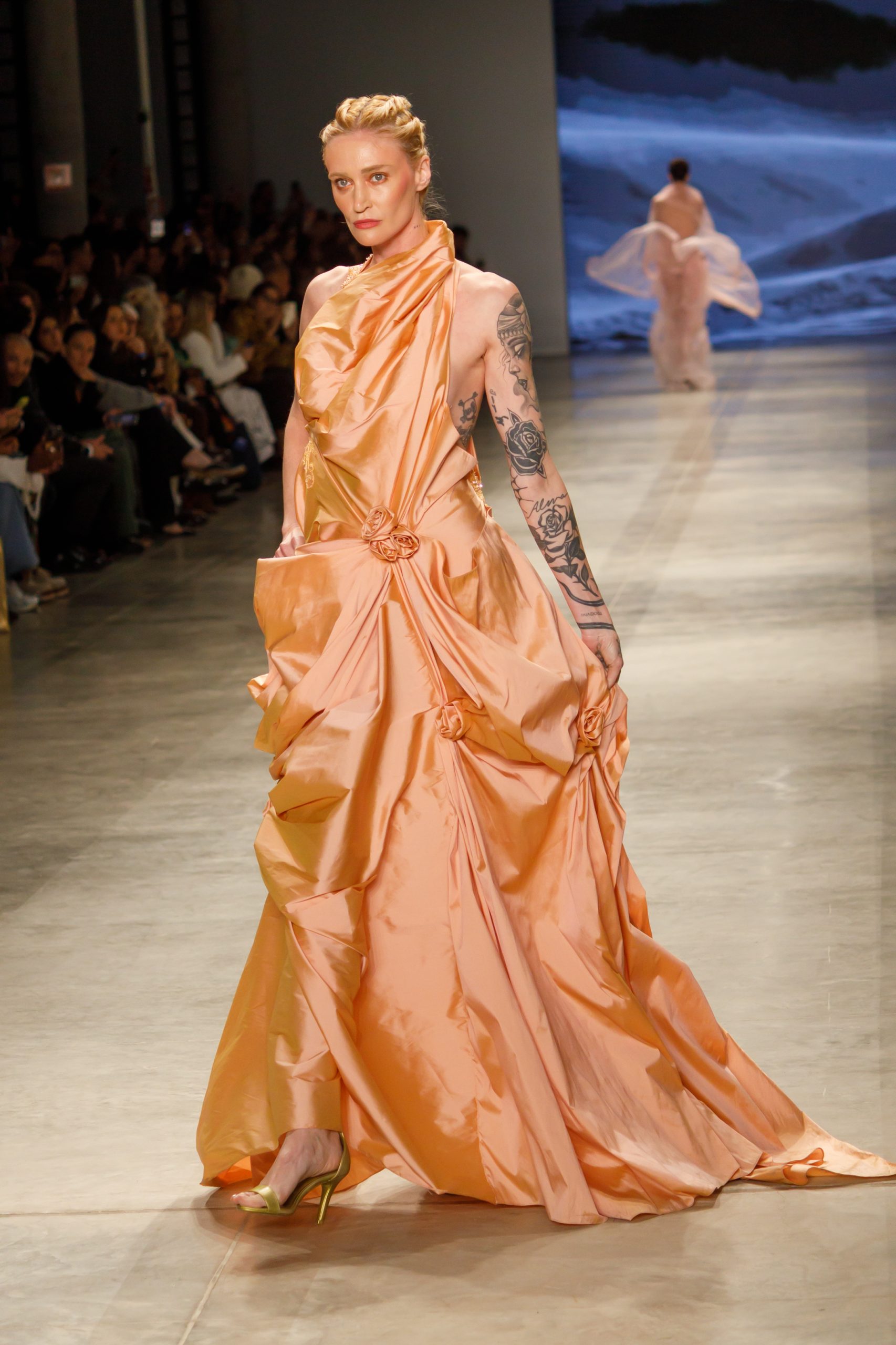 Vivi Orth desfila para Lino Villaventura no SPFW (Foto: Patrícia Devoraes/Brazil News)