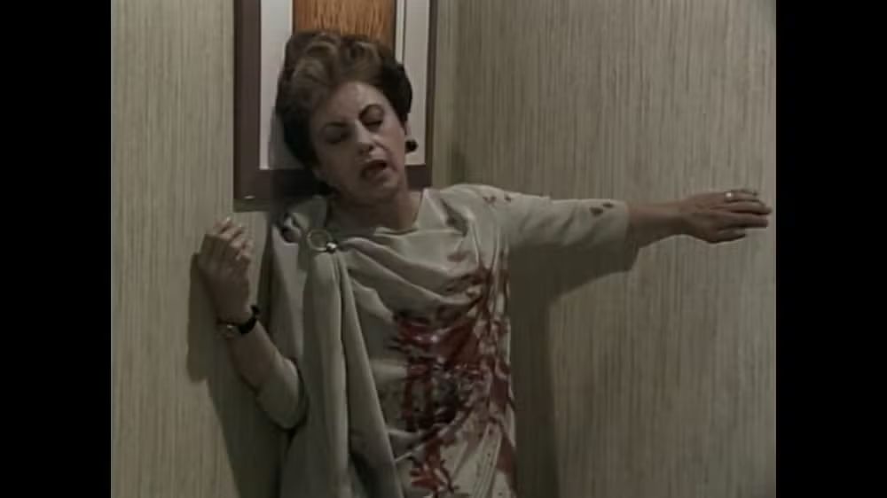 Cena do assassinato de Odete Roitman (Beatriz Segall), em 1988 (Foto: Reprodução/TV Globo)