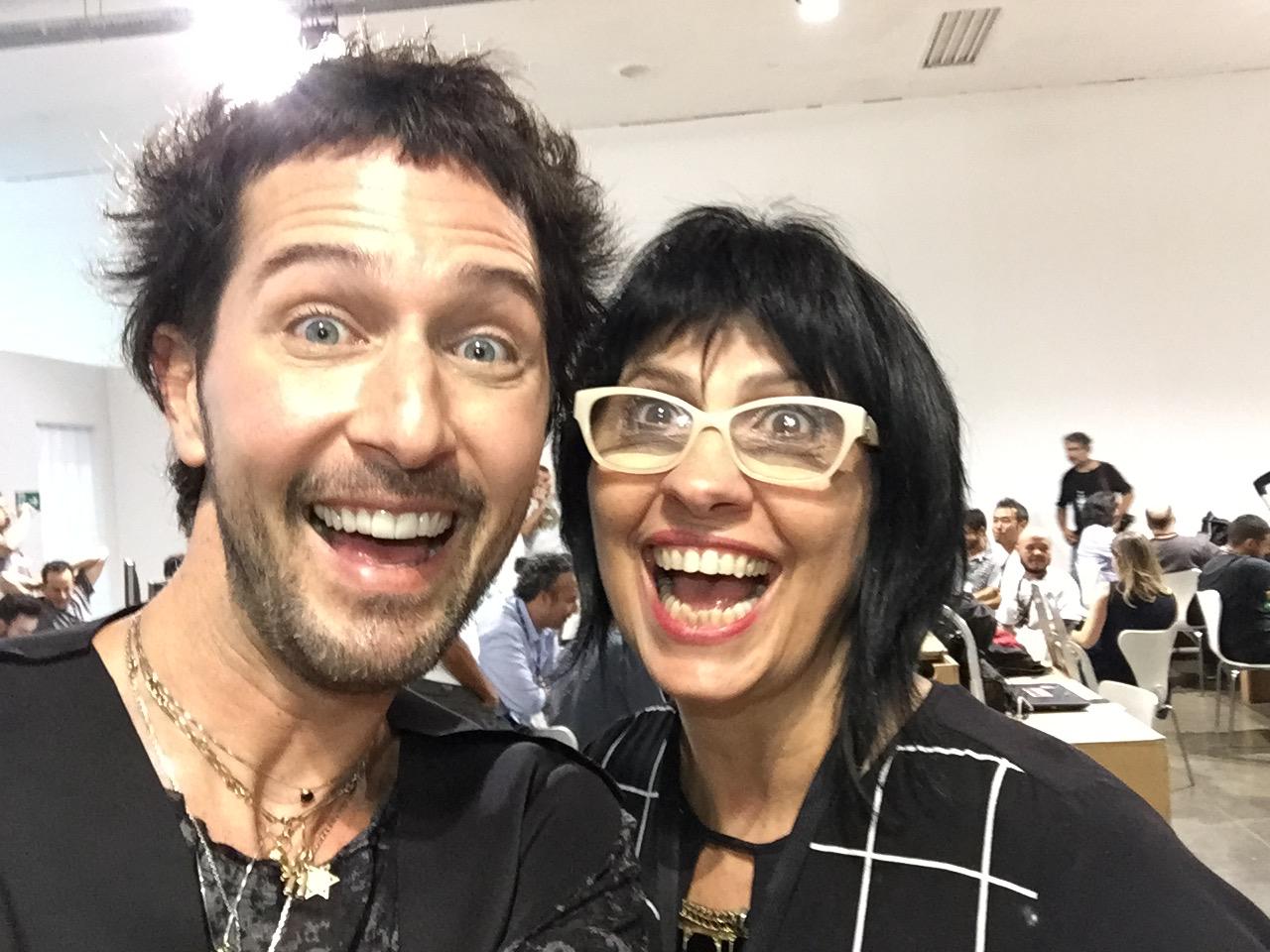 Arlindo Grund e eu em 2015, no SPFW (Foto: Acervo Pessoal)