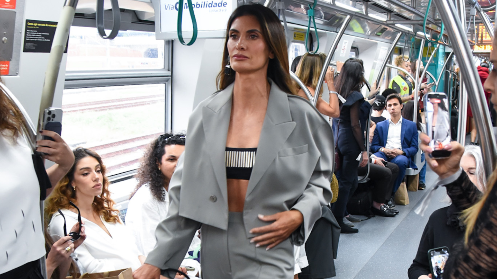 Isabella Fiorentino no desfile da Gloria Coelho no SPFW (Foto: Andy Santana/Brazil News)