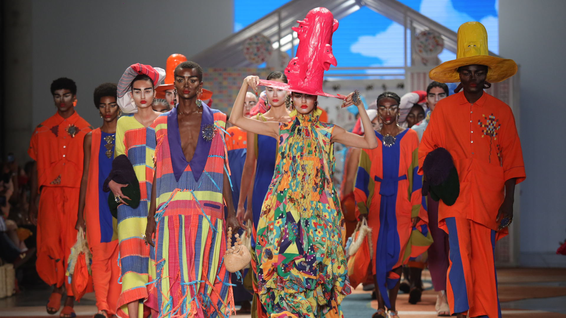 Desfile da FOZ (Foto: Lucas Ramos/Brazil News)