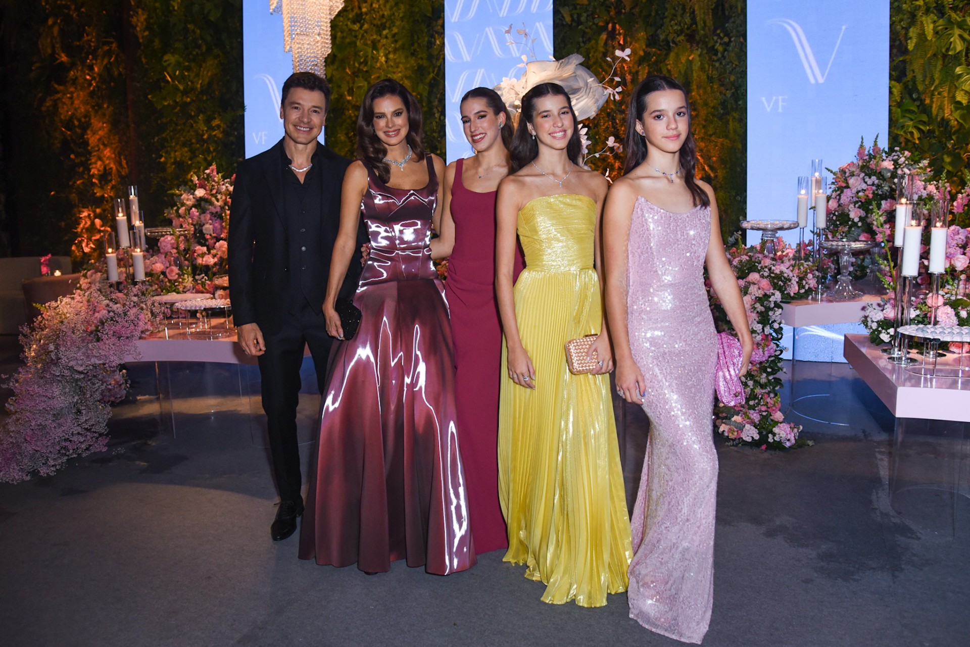Rodrigo Faro, Vera Viel e filhas (Foto: Brazil News)