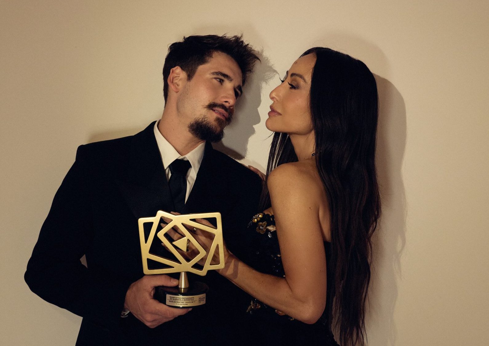 Nicolas Prattes e Sabrina Sato (Foto: Izac Fedotti/Divulgação)