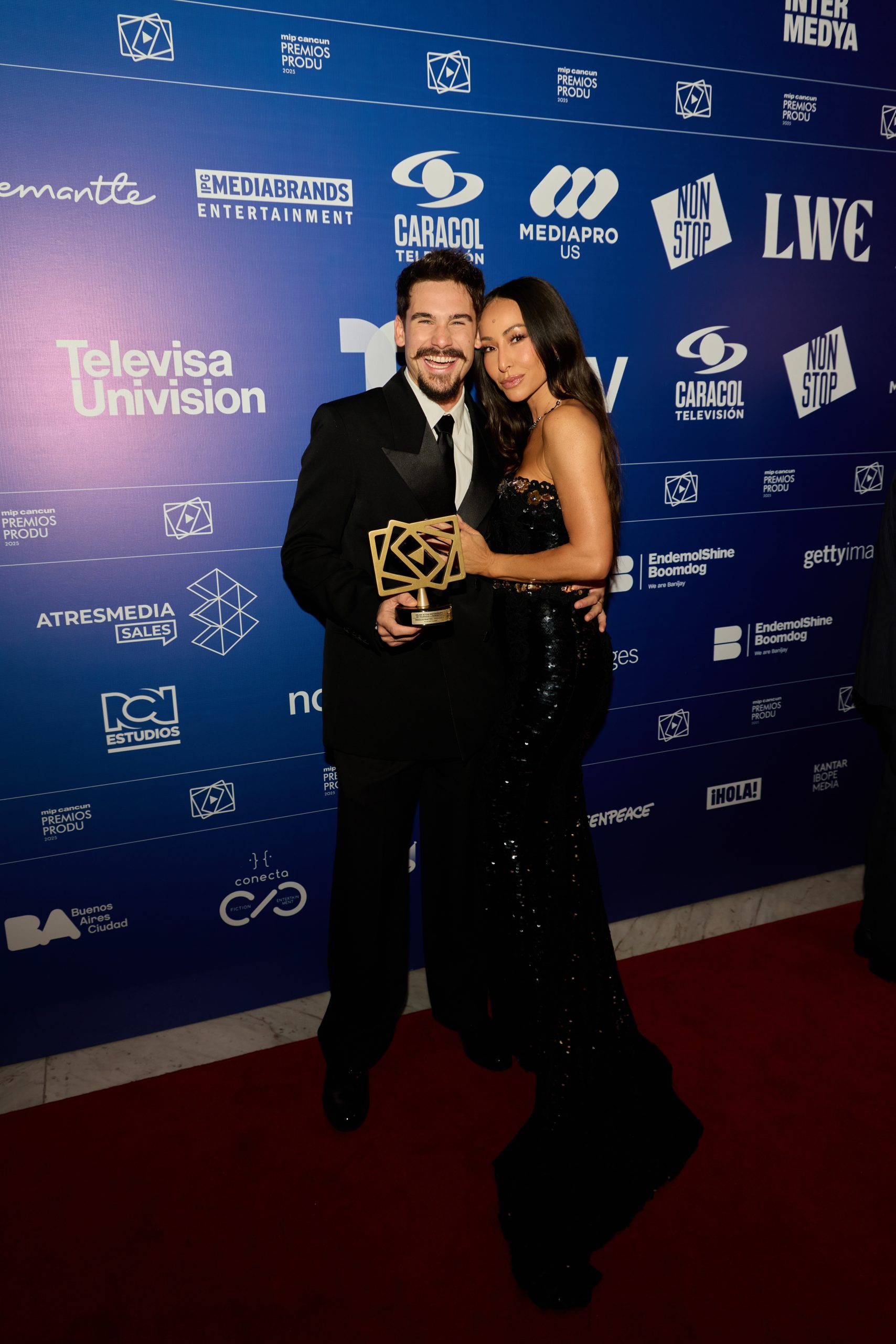 Nicolas Prattes e Sabrina Sato (Foto: Izac Fedotti/Divulgação)