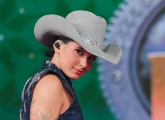 Natal da Boiadeira: veja 4 looks de Ana Castela no especial do SBT Ana Castela (Foto: Brazil News)