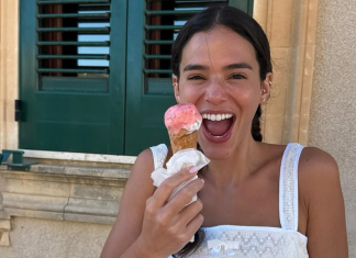 Minimalismo elegante: aposte no novo luxo do verão 2026 Bruna Marquezine (Foto: @brunamarquezine/Instagram/Reprodução)