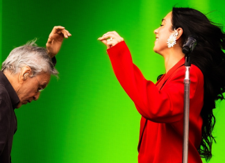 Dua Lipa usa 3 brincos de designer brasileira em SP; veja preços Caetano Veloso e Dua Lipa no ensaio antes do show (Foto: Reprodução/Instagram)