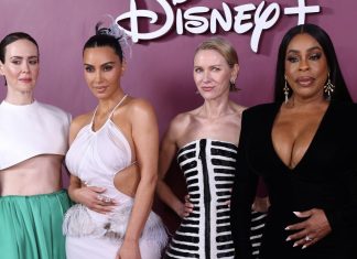 Kim Kardashian, Naomi Watts e + looks da festa de “Tudo é Justo” Sarah Paulsin, Kim Kardashian, Naomi Watts e Niecy Nash (Foto: Brazil News)