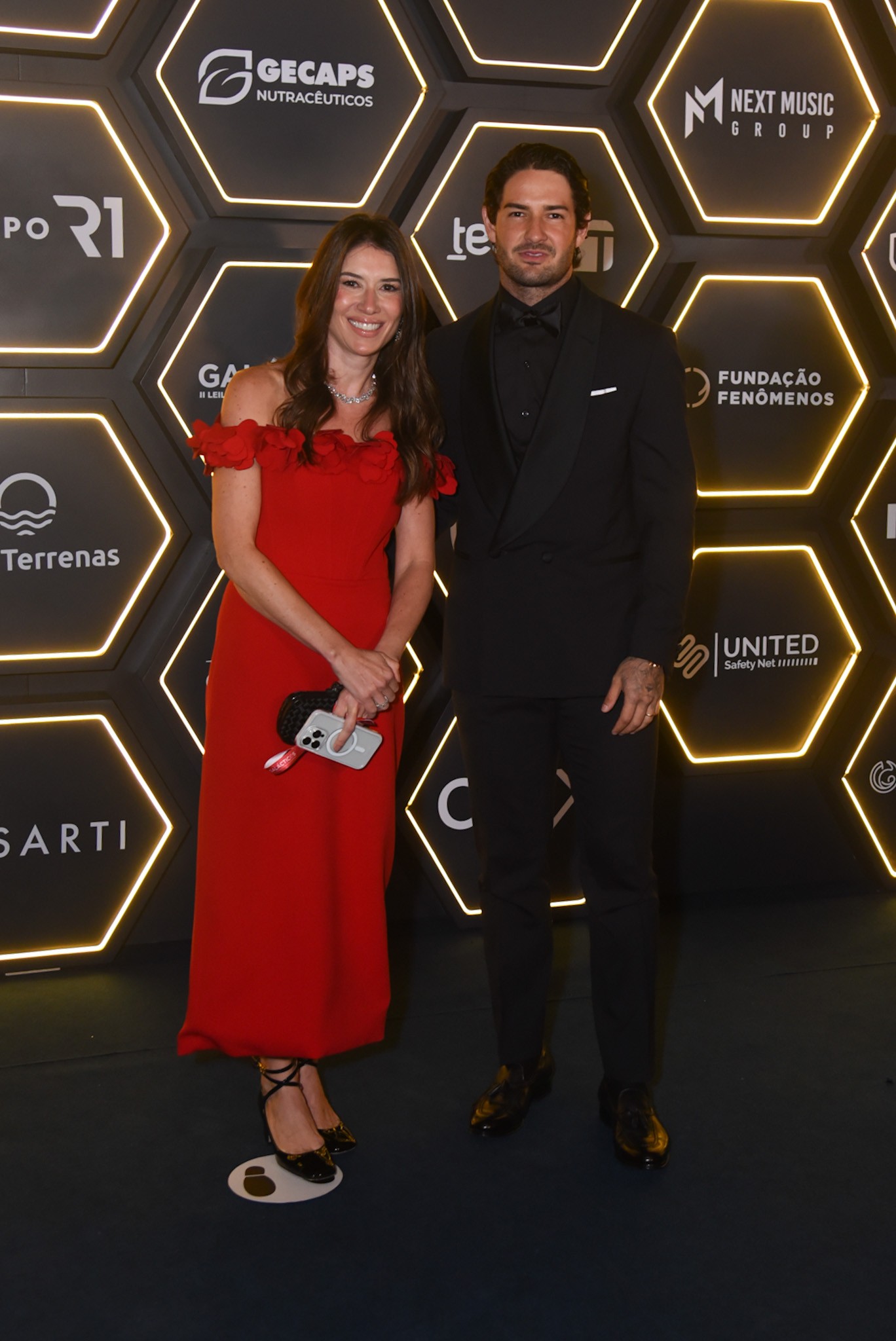 Rebeca Abravanel e Pato (Foto: Brazil News)