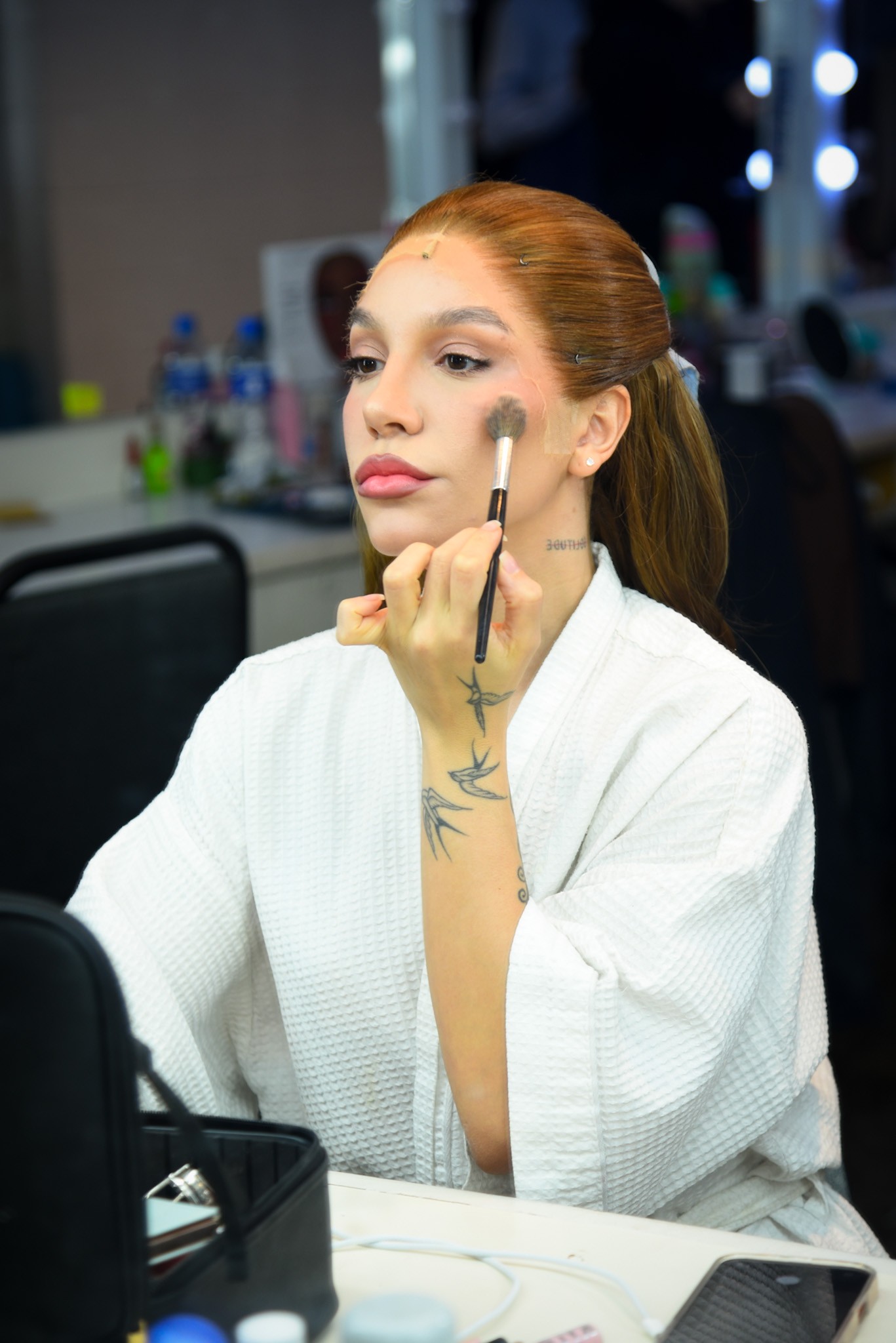 Priscilla Alcântara no backstage de "Wicked" (Foto: Andy Santana/Brazil News)