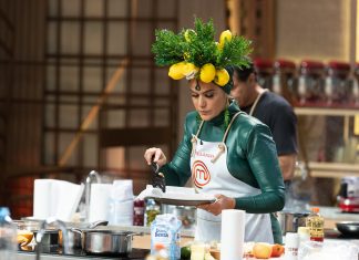 Gilmelândia chama atenção com looks do MasterChef: “Meu estilo” Gilmelândia com cabeça de coentro e limão siciliano (Foto: Melissa Haidar/Band/Divulgação)