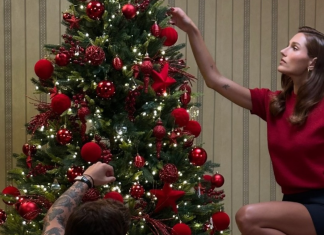 Natal: Sasha usa look minimalista com mocassim e meia à mostra Sasha (Foto: @sashameneghel/Instagram/Reprodução)