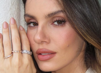 De dourado a branco: 10 inspirações de unhas para Réveillon Camila Queiroz com unhas para Réveillon (Foto: @camilaqueiroz/Instagram/Reprodução)