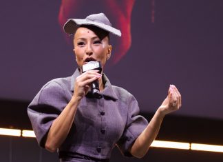 CCXP: Sabrina Sato usa look com “pneu” e mobiliza redes sociais Sabrina Sato (Foto: Lucas Ramos/Brazil News)