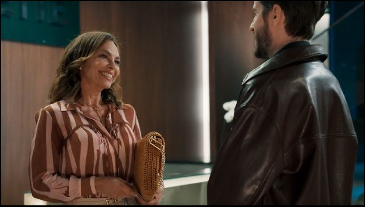 Carla marins como Xênica em Três Graças (Foto: Reprodução)