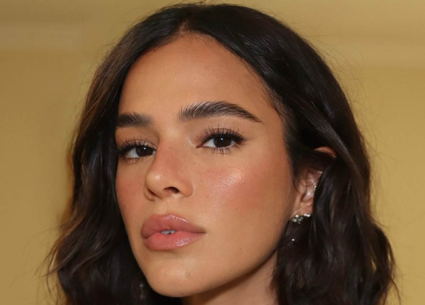 Bruna Marquezine (Foto: Reprodução/Instagram/@nikki_makeup)