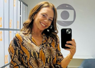 Carla Marins usa bolsa de crochê de R$ 478,40 em ‘Três Graças’ Carla Marins (Foto: @carlamarinsoficial/Instagram/Reprodução)