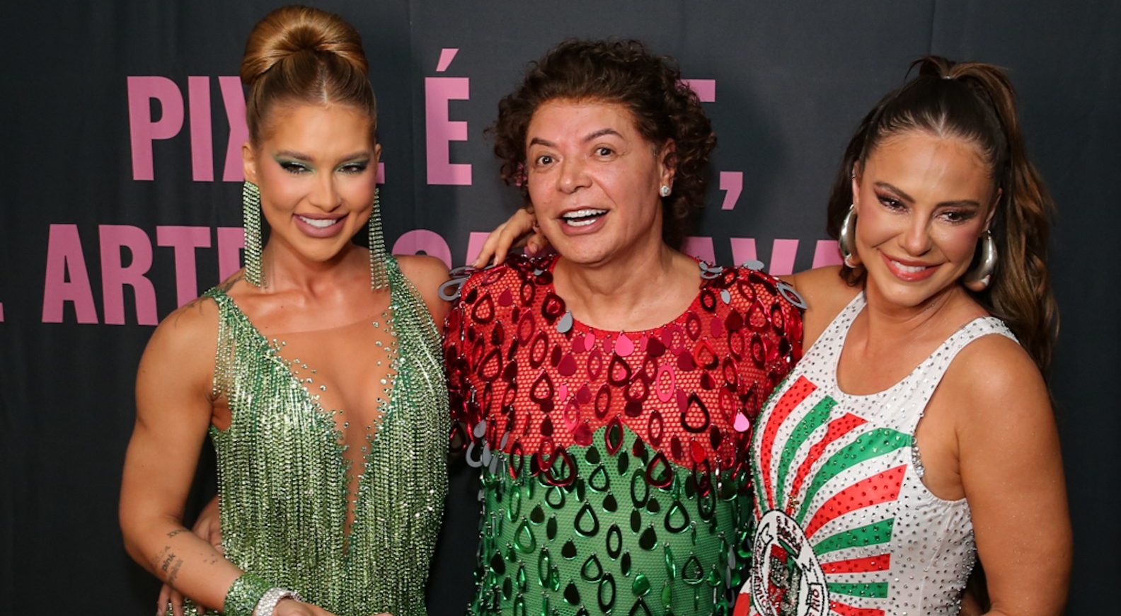 Virgínia, David Brazil e Paolla Oliveira (Foto: Brazil News)