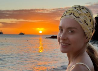 Angélica vai do metalizado ao lenço na cabeça em viagem no Carnaval Angélica (Foto: Reprodução/Instagram)