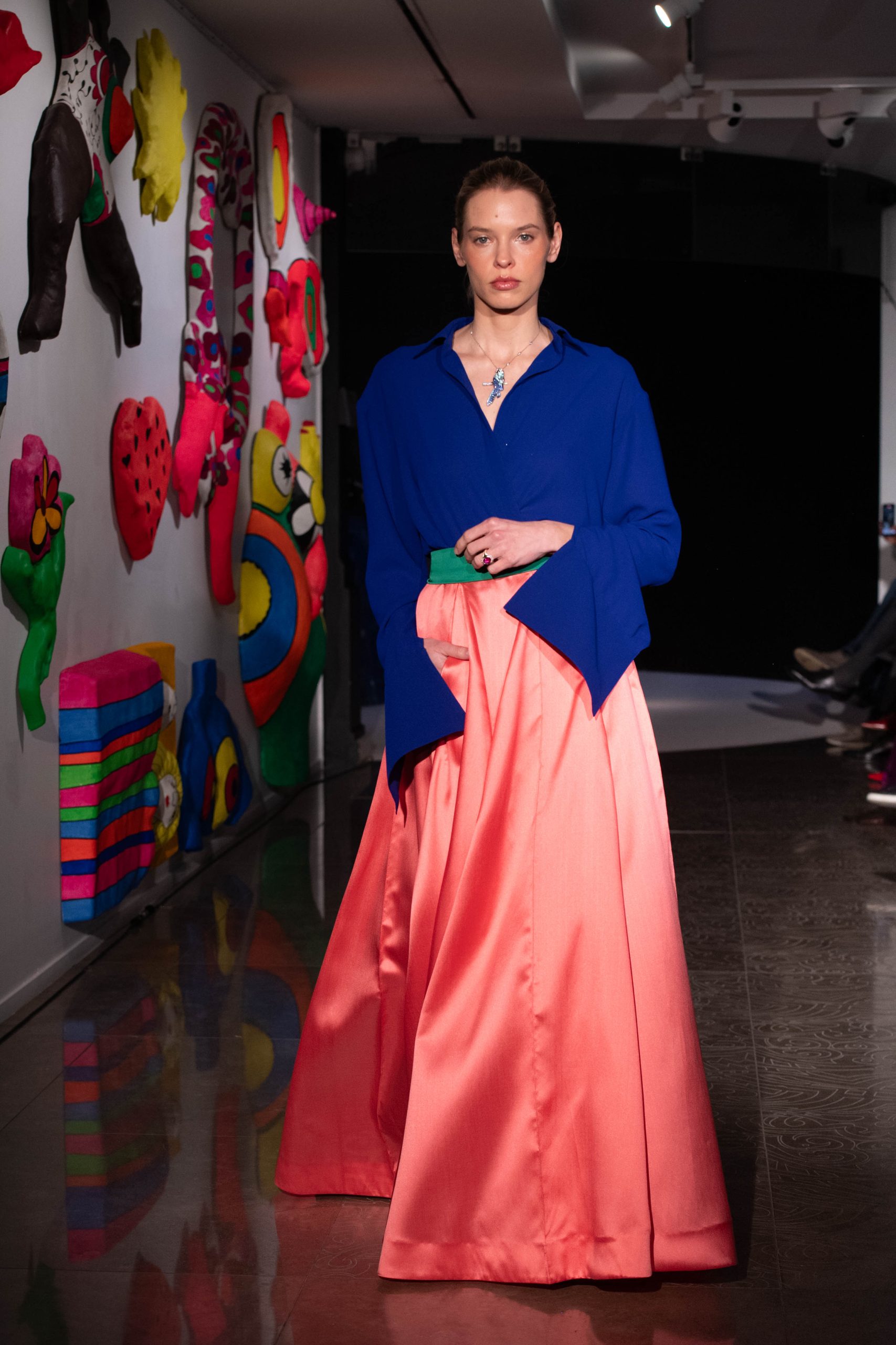 Desfile da grife Thayná Caiçara em Paris (Foto: Meera Fox/Divulgação)