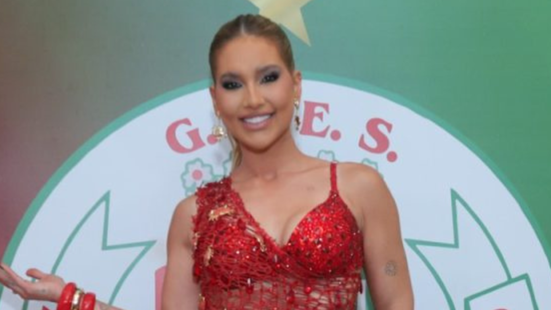 Virginia Fonseca com look de crochê para o Carnaval (Foto: Thiago Mattos/Brazil News)