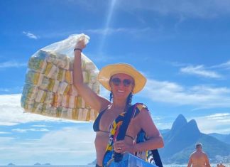 Helô Pinheiro, a Garota de Ipanema, abre desfile dda Blue Man no RioFW Helô Pinheiro (Foto: Divulgação)