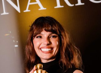 Isis Valverde aposta em all black para lançamento de perfume no Rio Isis Valverde (Foto: Divulgação)