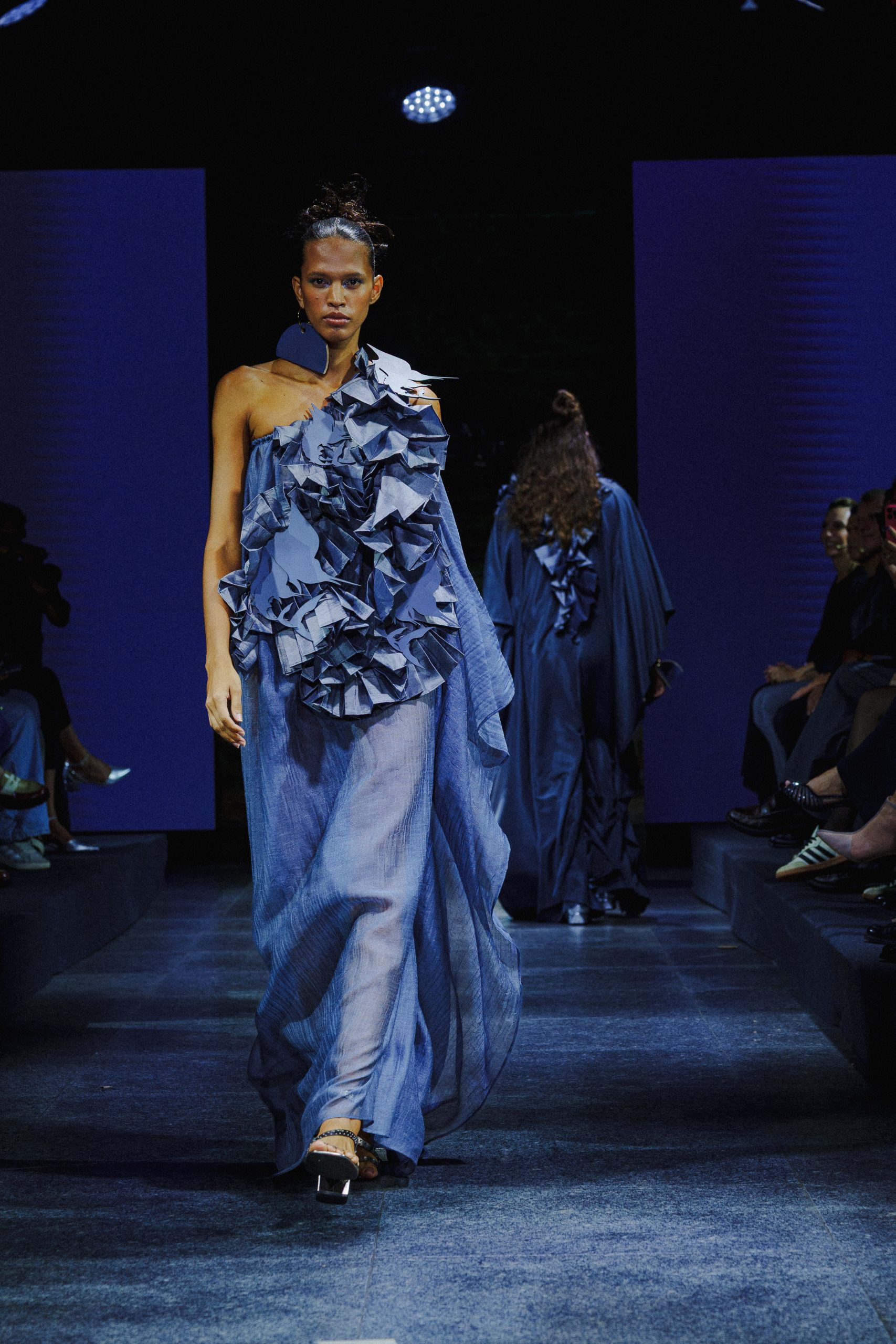 Desfile de Jay Boggo com looks de MDF (Foto: Divulgação)