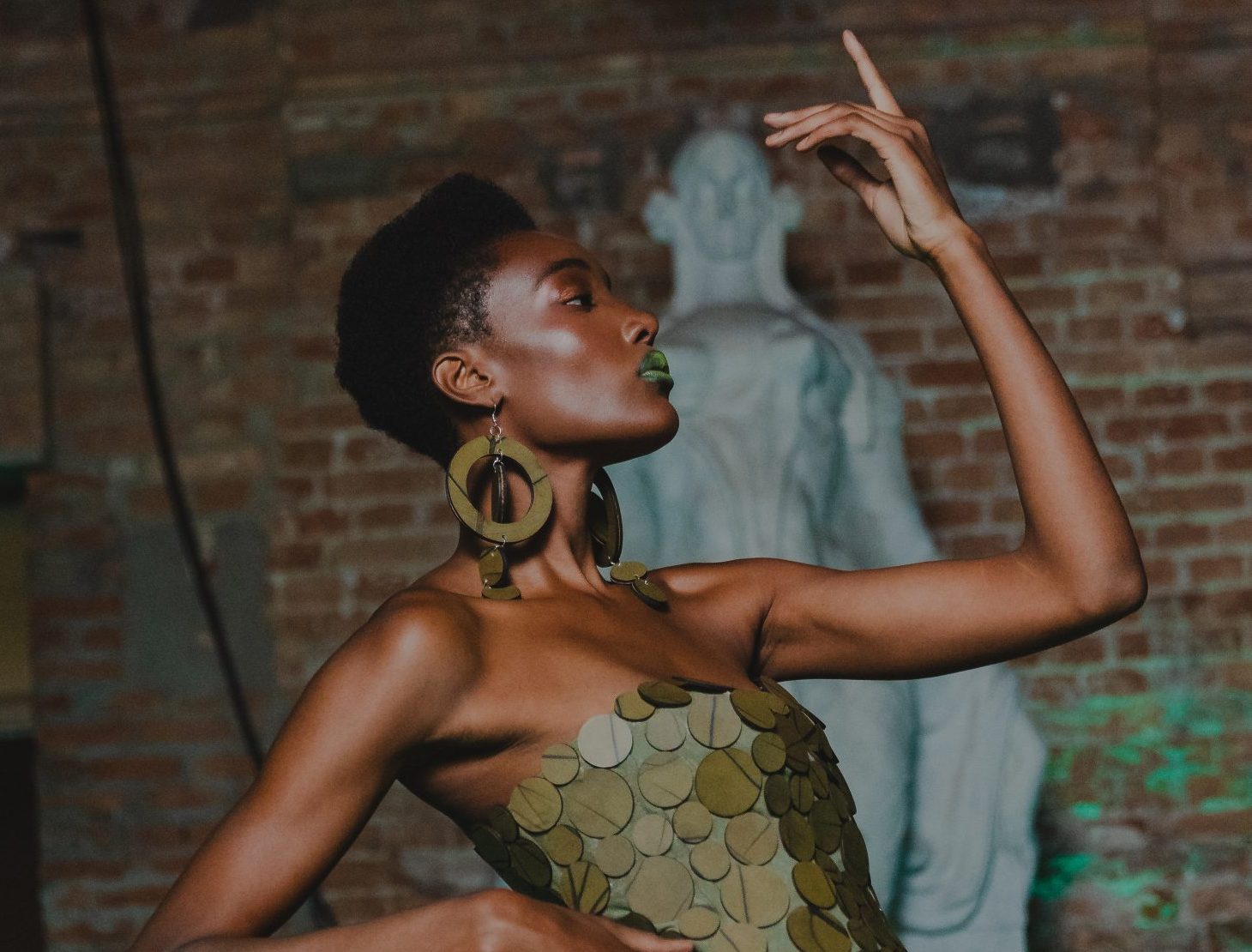 Desfile de Jay Boggo com looks de MDF (Foto: Divulgação)