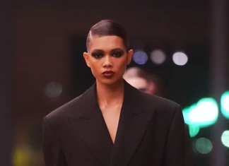 PFW: Com brasileiras, Dior e YSL levam flores e rendas à passarela Thalita Ferreira na YSL (Foto: Divulgação)