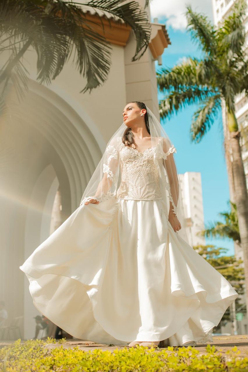 Vestido usado por Agrado (Isadora Cruz) em "Coração Acelerado" (Foto: Divulgação)