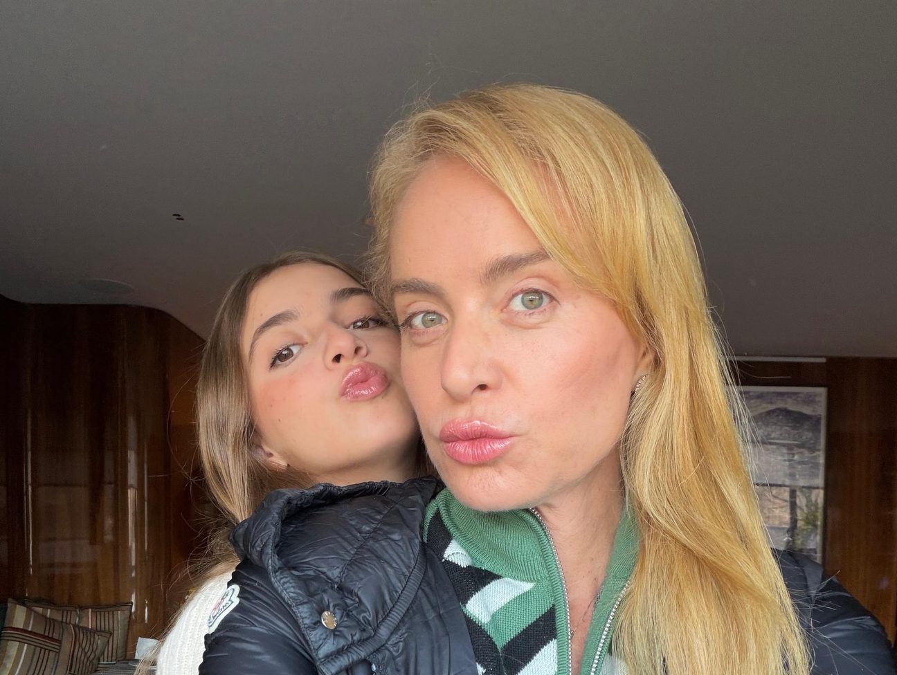 Eva e Angélica (Foto: Reprodução/Instagram/@angelicaksy)