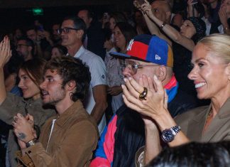 Sasha e Galisteu usam jeans e marrom em “Tina Turner, O Musical” Sasha, João Lucas, Zé Pedro e Galisteu (Foto: Clayton Felizardo/Brazil News)